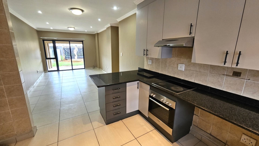 To Let 3 Bedroom Property for Rent in Melodie North West